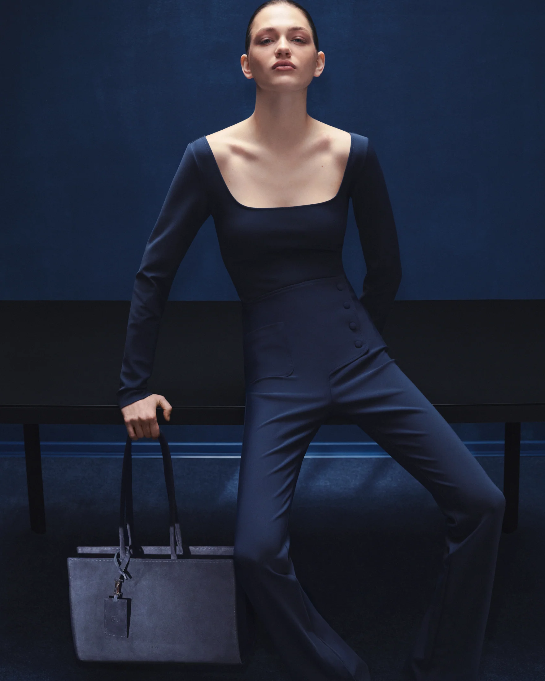 Medium Carolyn Tote Bag in Navy - Image 4
